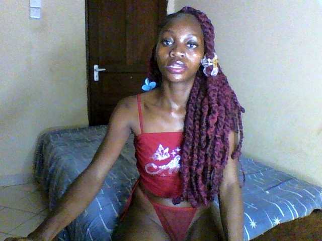 Luna-Noir live cam on BongaCams
