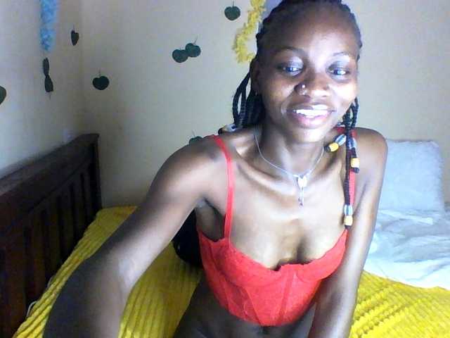 Luna-Noir live cam on BongaCams