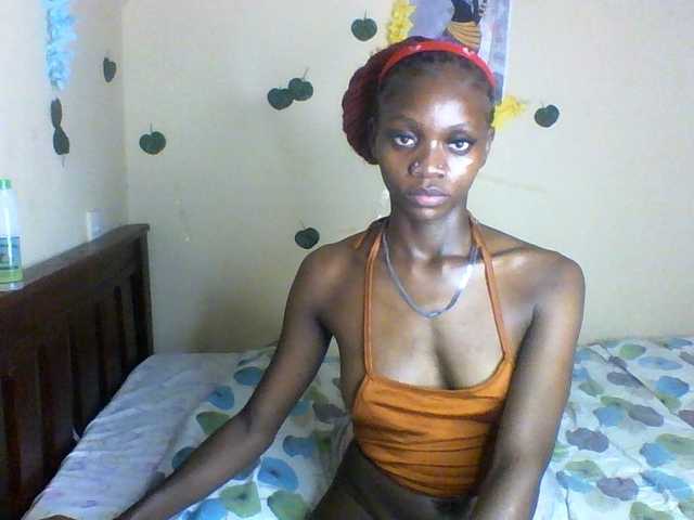 Luna-Noir live cam on BongaCams