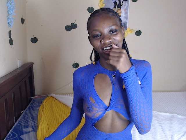 Luna-Noir live cam on BongaCams