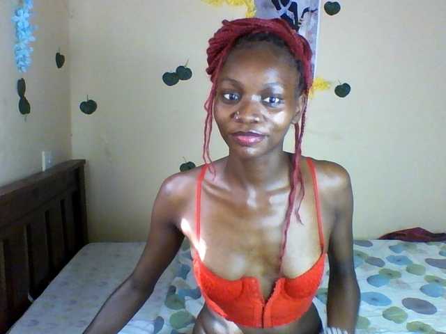 Luna-Noir live cam on BongaCams