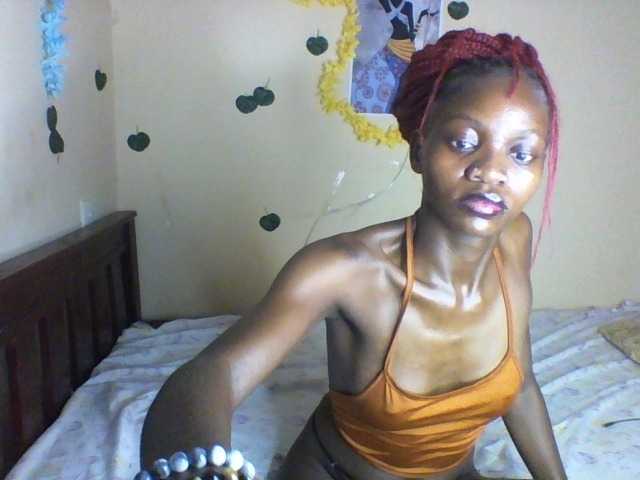 Luna-Noir live cam on BongaCams