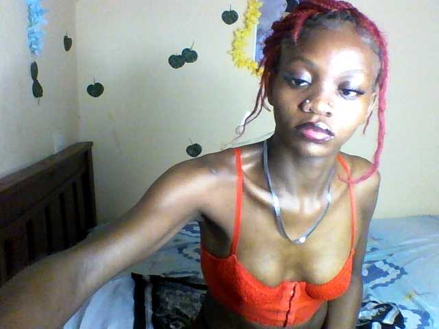 Luna-Noir live cam on BongaCams