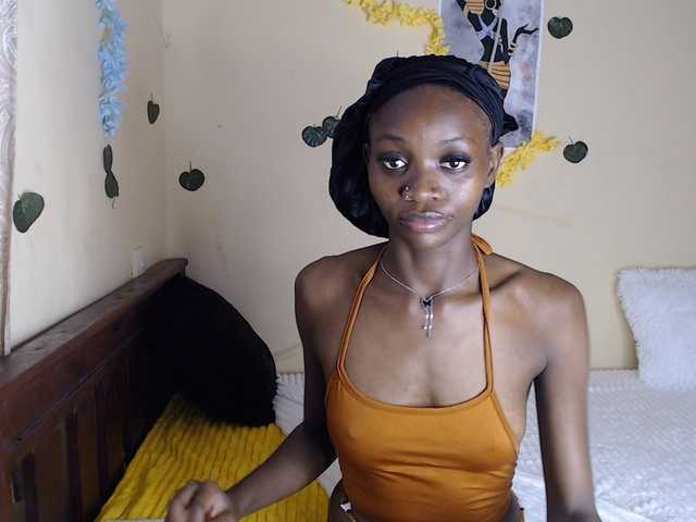 Luna-Noir live webcam show