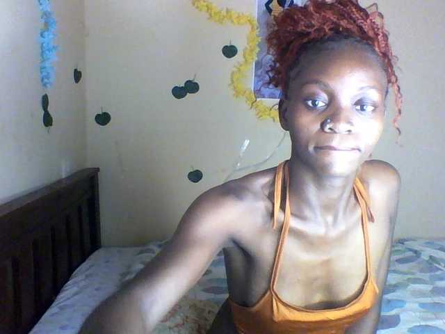 Luna-Noir live cam on BongaCams