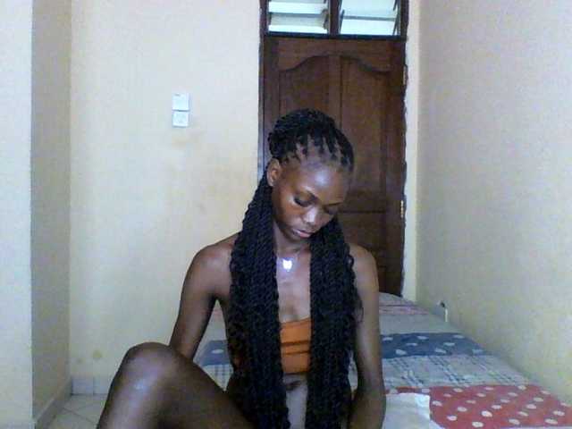 Luna-Noir live cam on BongaCams