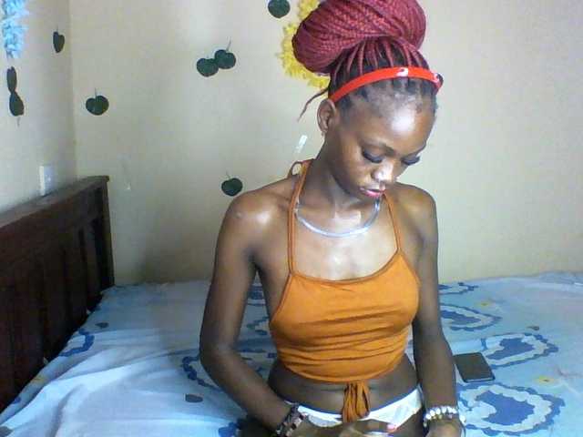 Luna-Noir live cam on BongaCams