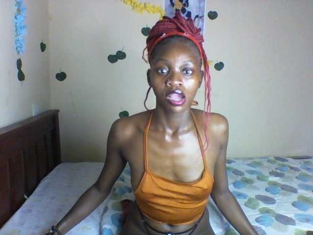 Luna-Noir live cam on BongaCams