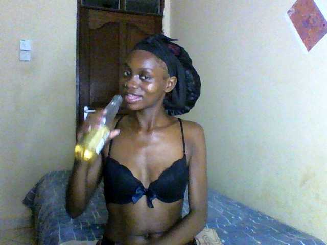 Luna-Noir live cam on BongaCams