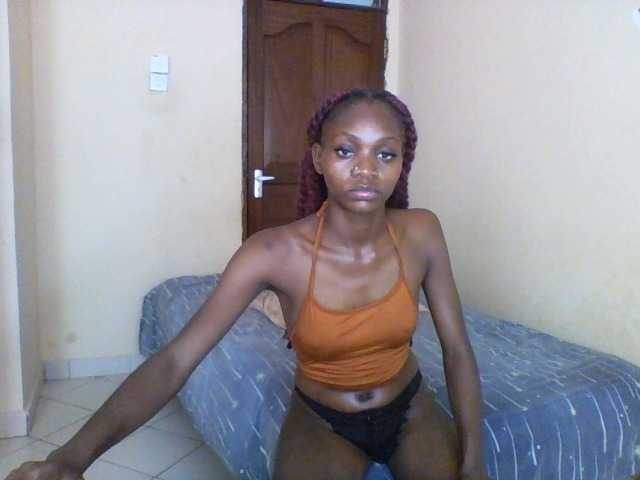 Luna-Noir live cam on BongaCams