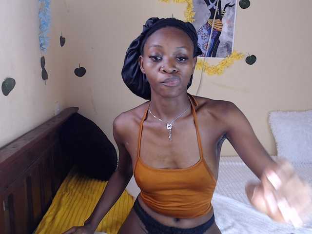 Luna-Noir live webcam show