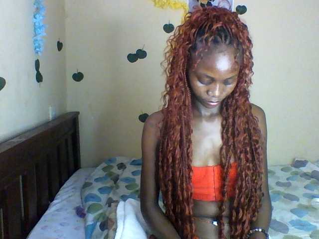 Luna-Noir live cam on BongaCams