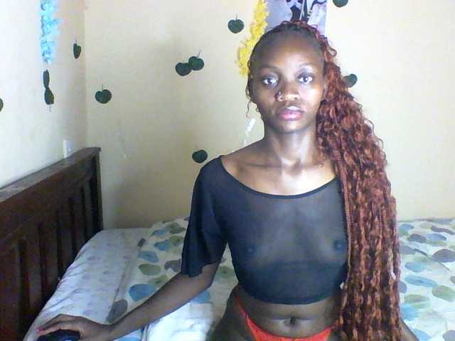 Luna-Noir live cam on BongaCams