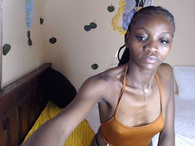Luna-Noir live webcam show