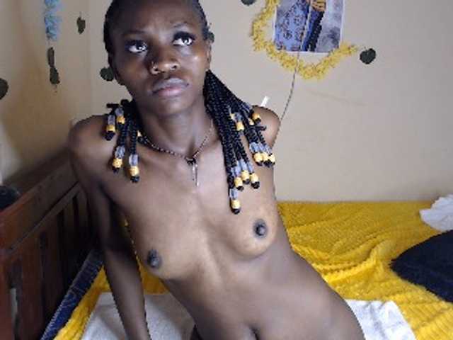 Luna-Noir live webcam show