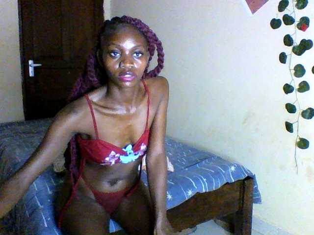 Luna-Noir live cam on BongaCams