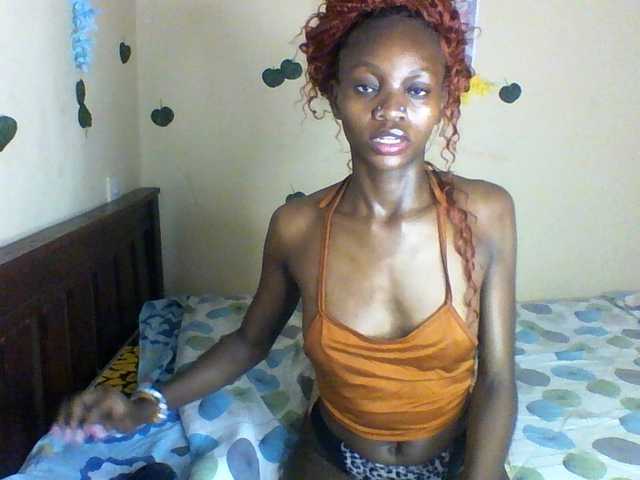 Luna-Noir live cam on BongaCams