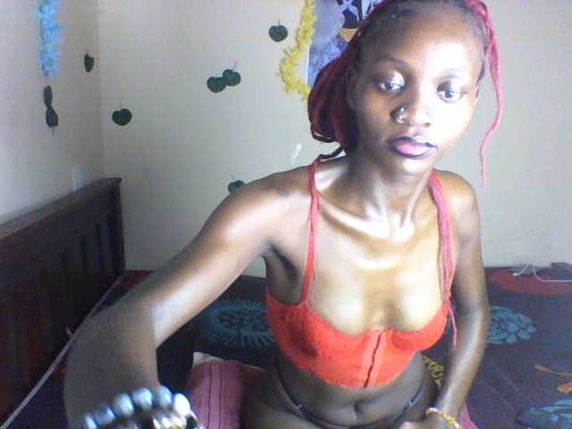 Luna-Noir live cam on BongaCams