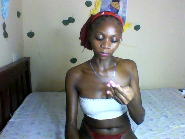 Luna-Noir live cam on BongaCams