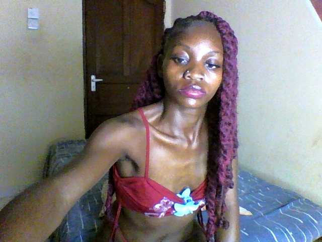 Luna-Noir live cam on BongaCams