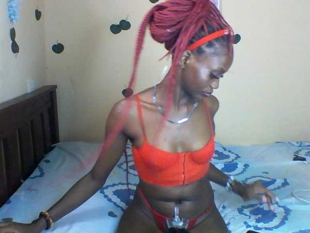 Luna-Noir live cam on BongaCams
