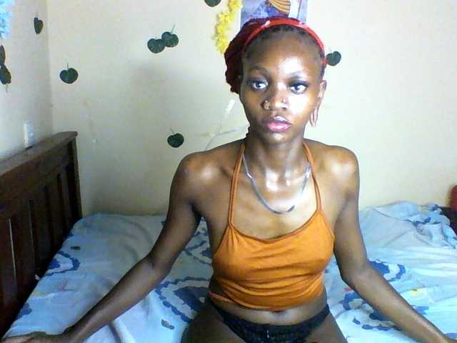 Luna-Noir live cam on BongaCams