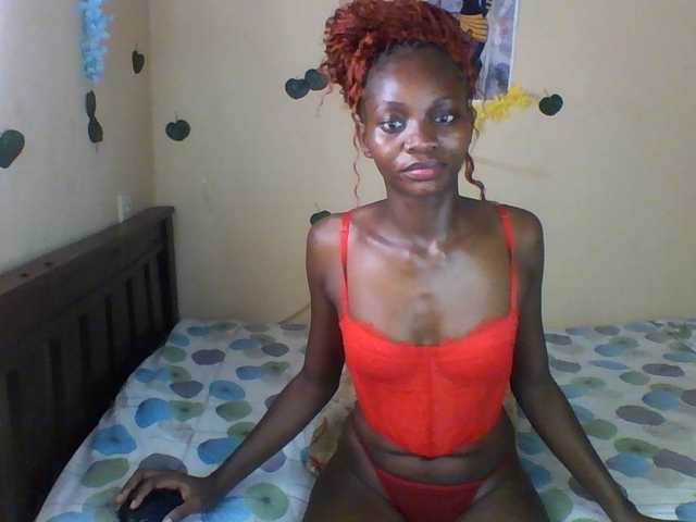 Luna-Noir live cam on BongaCams