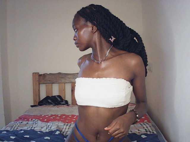 Luna-Noir's BongaCams show and profile