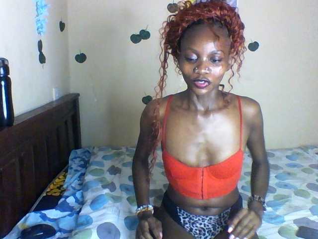Luna-Noir live cam on BongaCams