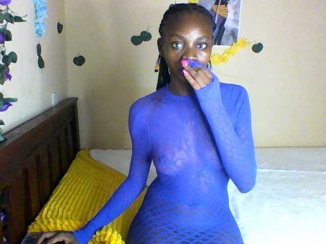 Luna-Noir live cam on BongaCams