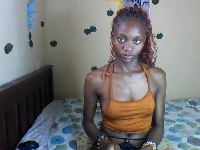 Luna-Noir live cam on BongaCams