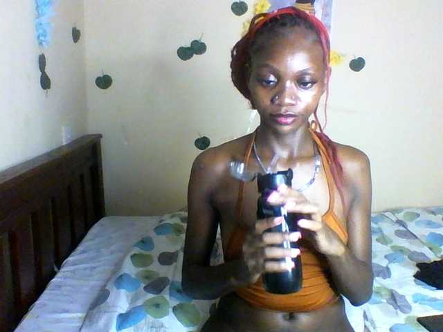 Luna-Noir live cam on BongaCams