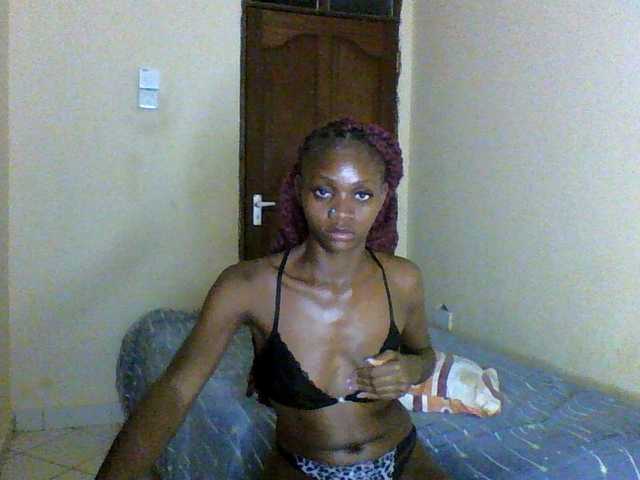 Luna-Noir live cam on BongaCams