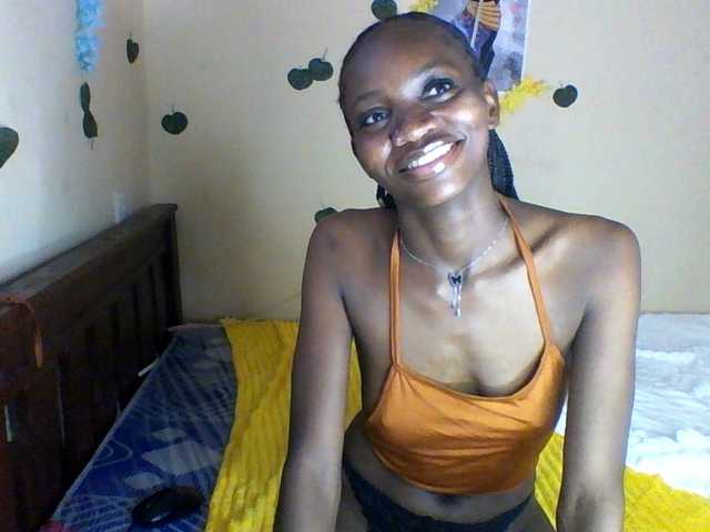 Luna-Noir live cam on BongaCams