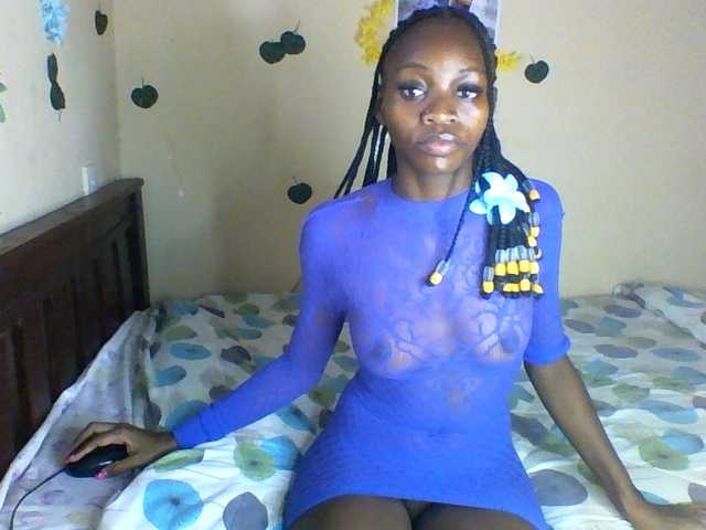 Luna-Noir live cam on BongaCams