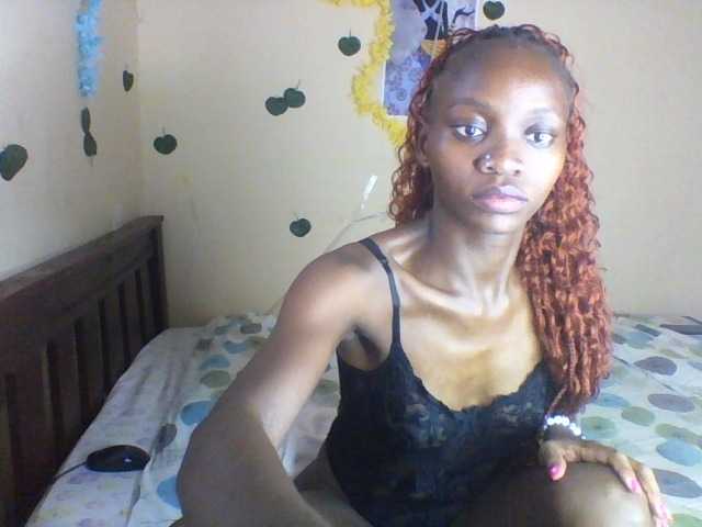 Luna-Noir live cam on BongaCams