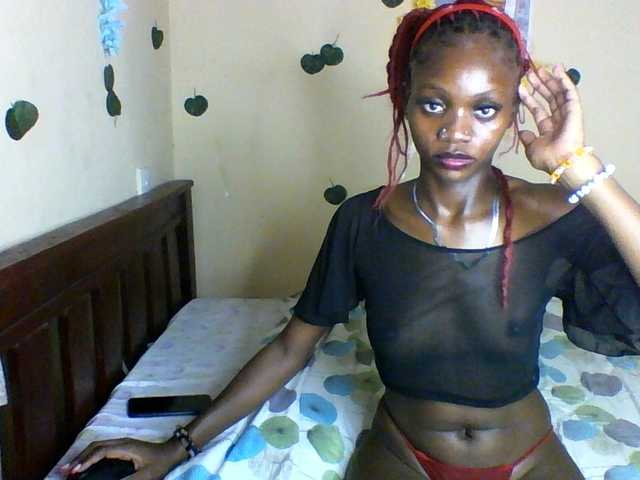 Luna-Noir live cam on BongaCams