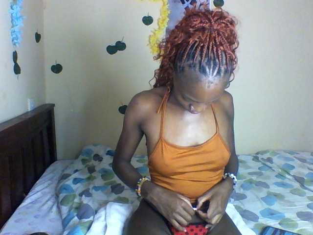 Luna-Noir live cam on BongaCams