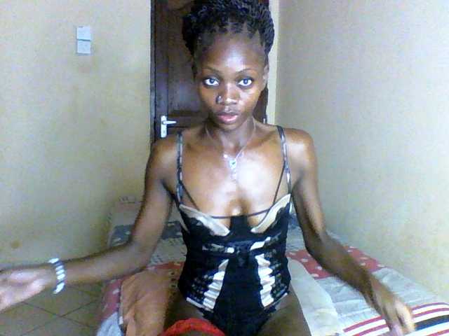 Luna-Noir live cam on BongaCams