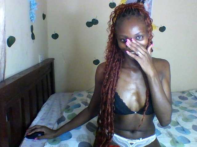 Luna-Noir live cam on BongaCams