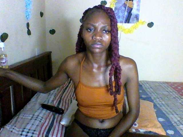 Luna-Noir live cam on BongaCams