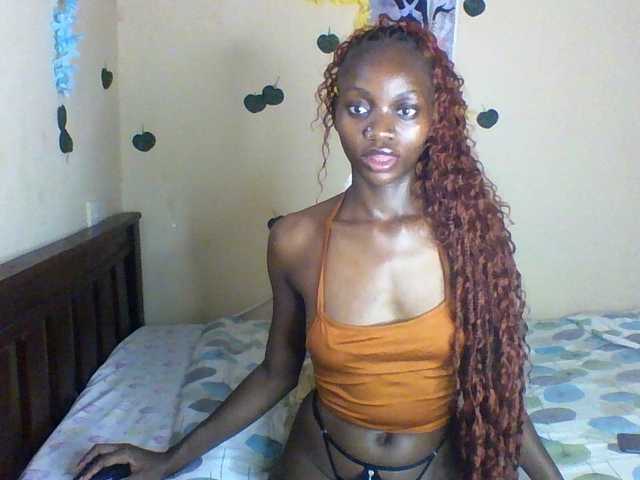 Luna-Noir live cam on BongaCams