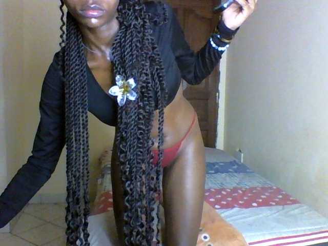 Luna-Noir live cam on BongaCams