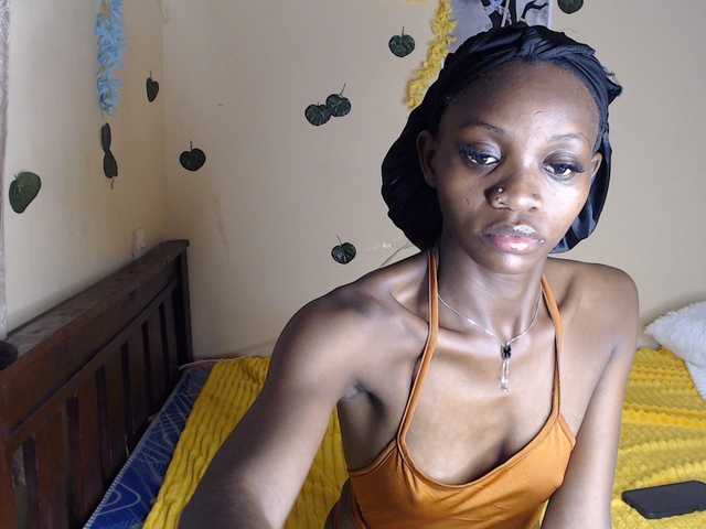 Luna-Noir live webcam show