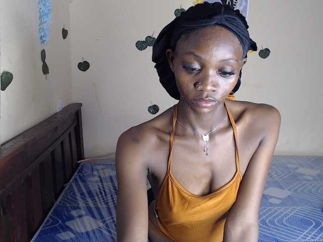 Luna-Noir live webcam show