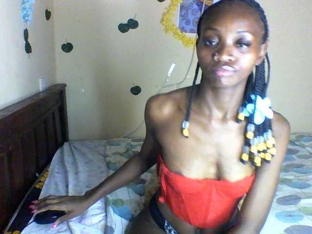 Luna-Noir live cam on BongaCams