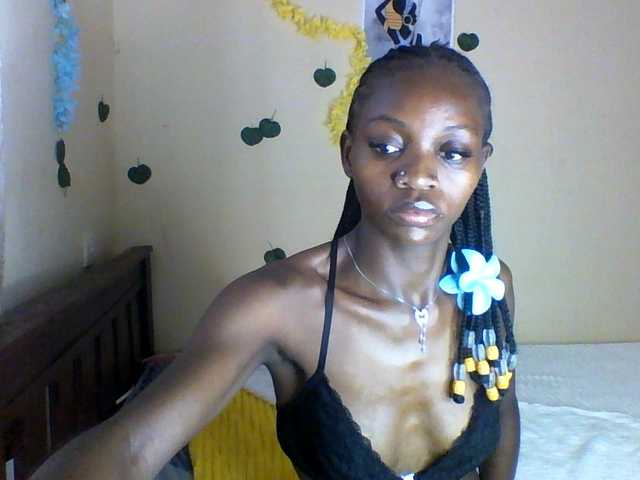 Luna-Noir live cam on BongaCams