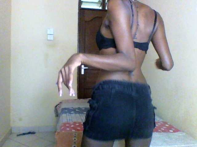 Luna-Noir live cam on BongaCams