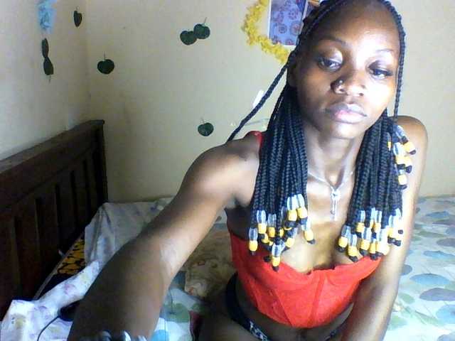 Luna-Noir live cam on BongaCams