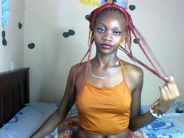 Luna-Noir live cam on BongaCams